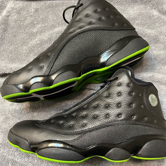 Men’s Jordan shoes - Picture 2 of 7